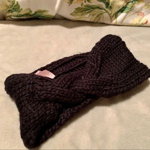 Small black winter headband⛄️
